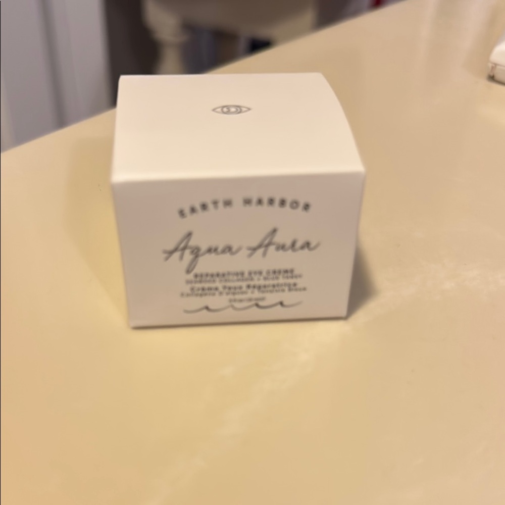 Earth Harbor Aqua Aura Reparative Eye Creme